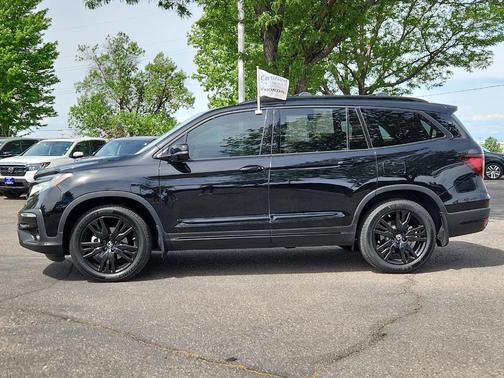 Crystal Black Pearl 2022 Honda Pilot Black Edition