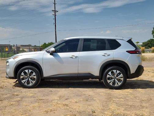 Brilliant Silver Metallic 2023 Nissan Rogue SV