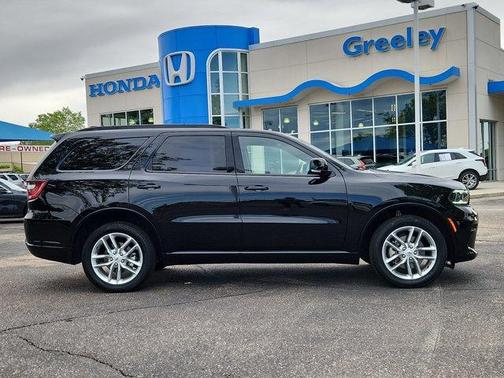 DB Black Crystal Clearcoat 2025 Dodge Durango GT