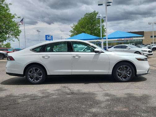 Platinum White Pearl 2026 Honda Accord Hybrid EX-L