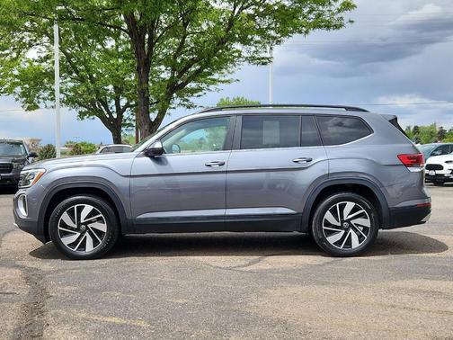Platinum Gray Metallic 2024 Volkswagen Atlas 2.0T SE
