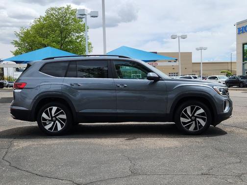 Platinum Gray Metallic 2024 Volkswagen Atlas 2.0T SE