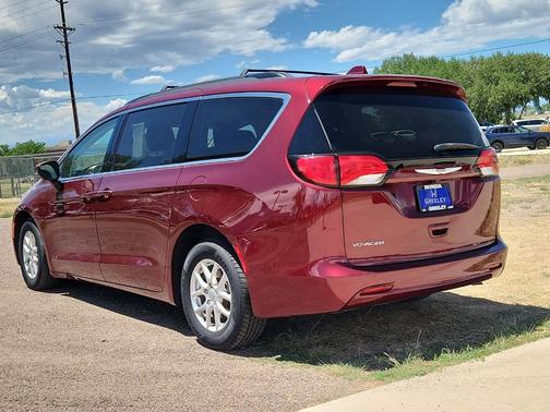 Velvet Red Pearlcoat 2020 Chrysler Voyager LXI