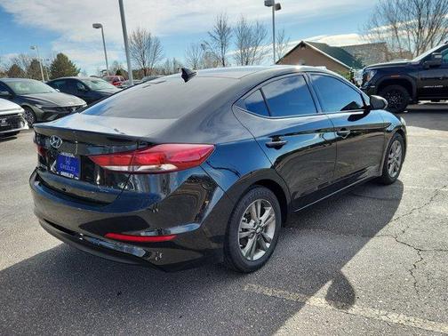 2018 Hyundai ELANTRA SEL