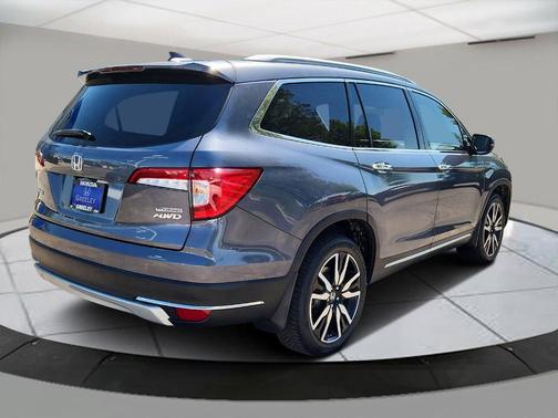2022 Honda Pilot Touring 7-Passenger
