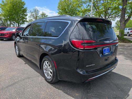 2022 Chrysler Pacifica Touring-L