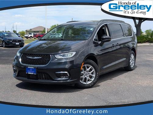 2022 Chrysler Pacifica Touring-L