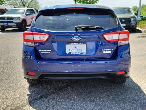 Lapis Blue Pearl 2017 Subaru Impreza 2.0i