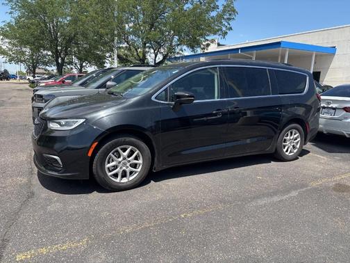 2022 Chrysler Pacifica Touring-L