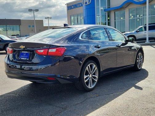 Night 2025 Chevrolet Malibu LT