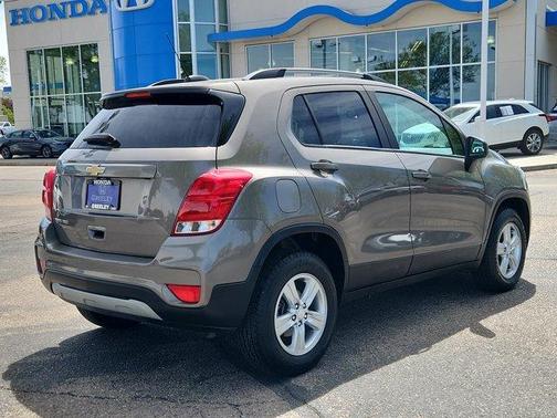 Stone Gray Metallic 2021 Chevrolet Trax LT