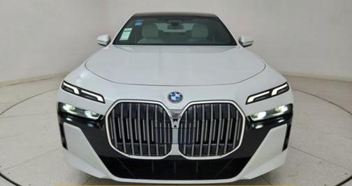 White 2025 BMW 740 i xDrive