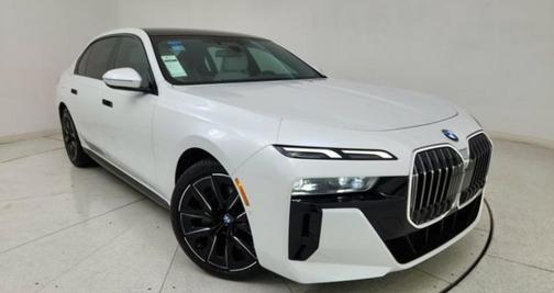 White 2025 BMW 740 i xDrive