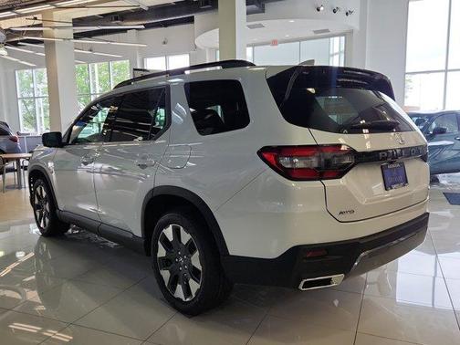 Platinum White 2026 Honda Pilot Elite