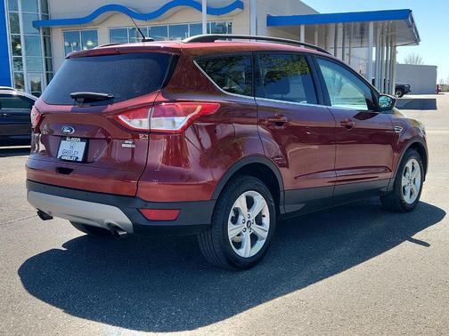 Sunset 2016 Ford Escape SE