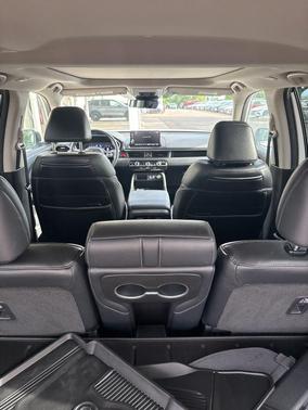White 2024 Honda Pilot Elite