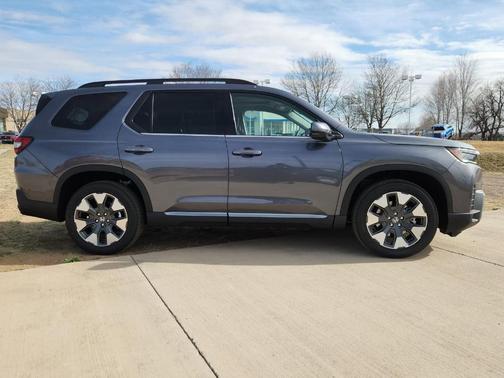 Modern Steel Metallic 2026 Honda Pilot Touring
