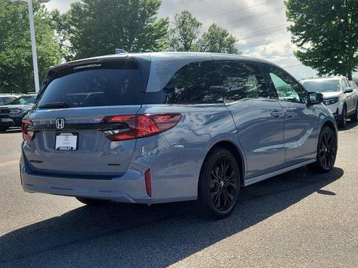 Sonic Gray Pearl 2026 Honda Odyssey Sport-L