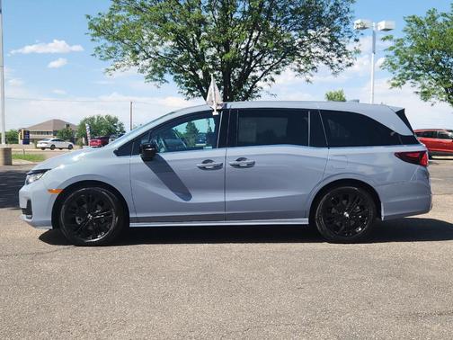 Sonic Gray Pearl 2026 Honda Odyssey Sport-L