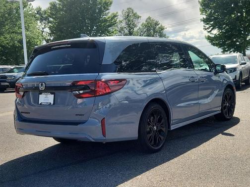 Sonic Gray Pearl 2026 Honda Odyssey Sport-L
