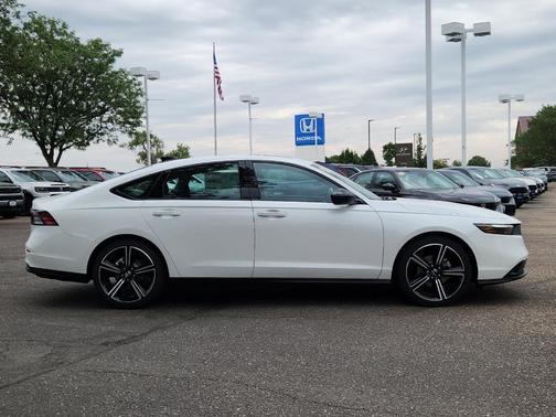 Platinum White Pearl 2026 Honda Accord SE