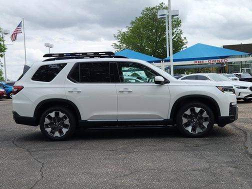 Platinum White Pearl 2026 Honda Pilot Elite