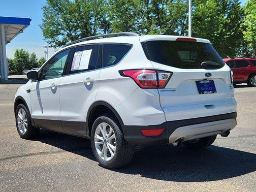 Oxford White 2018 Ford Escape SE