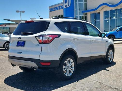 Oxford White 2018 Ford Escape SE