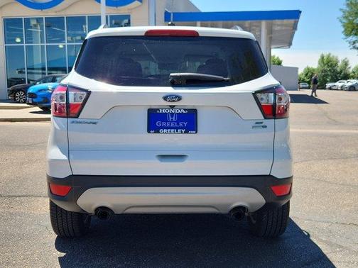Oxford White 2018 Ford Escape SE