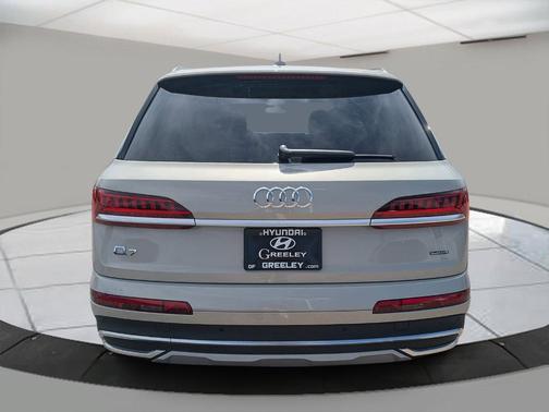 2022 Audi Q7 45 Premium Plus