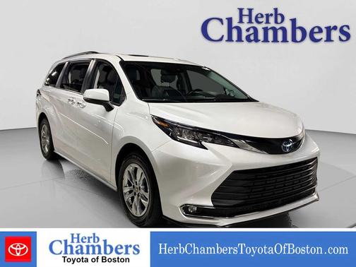 Wind Chill Pearl 2022 Toyota Sienna XLE