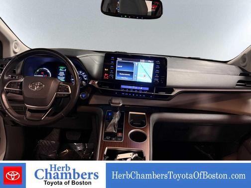 Wind Chill Pearl 2022 Toyota Sienna XLE