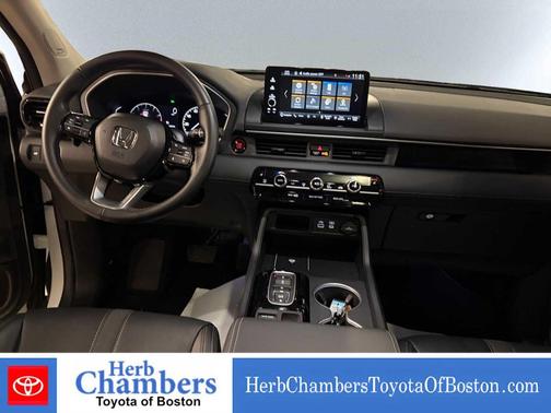 Platinum White Pearl 2025 Honda Pilot Touring 8-Passenger