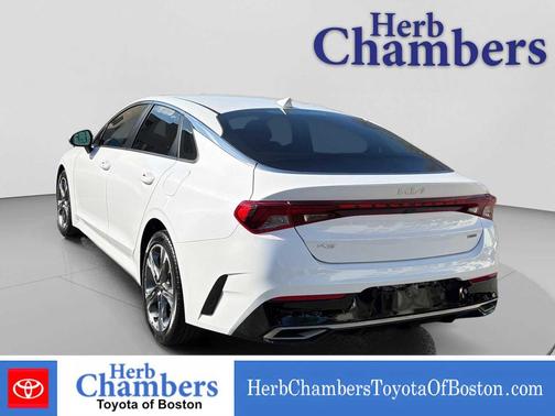 Glacial White Pearl 2022 Kia K5 LXS