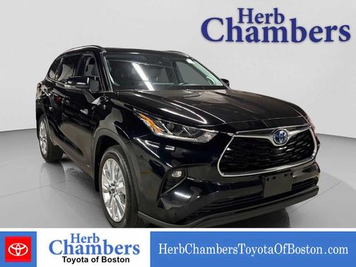 Midnight Black Metallic 2021 Toyota Highlander Hybrid Limited