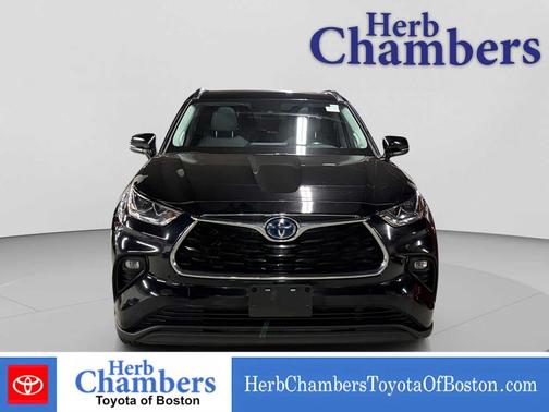 Midnight Black Metallic 2021 Toyota Highlander Hybrid Limited