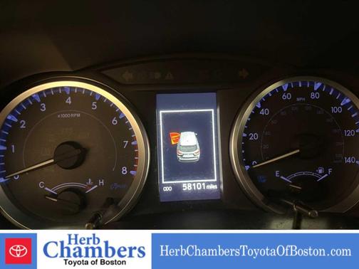 Midnight Black Metallic 2019 Toyota Highlander LE