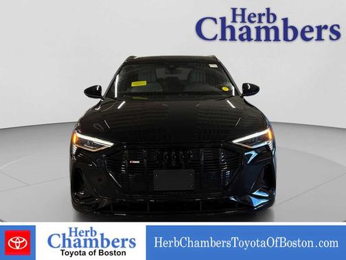 Mythos Black Metallic 2022 Audi e-tron Chronos