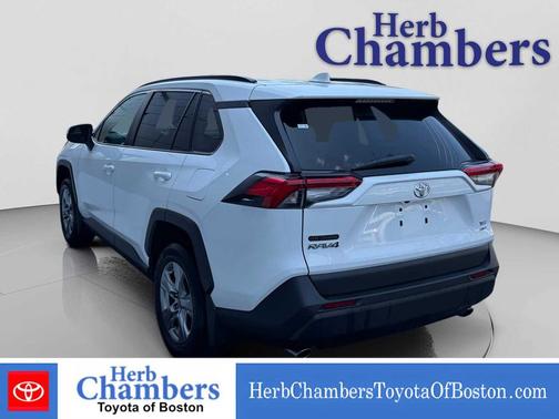 Ice Cap 2023 Toyota RAV4 XLE