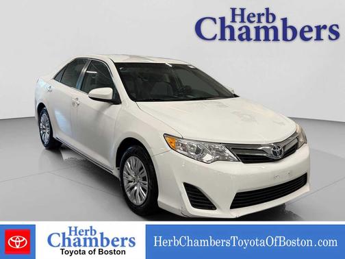 Super White 2014 Toyota Camry LE