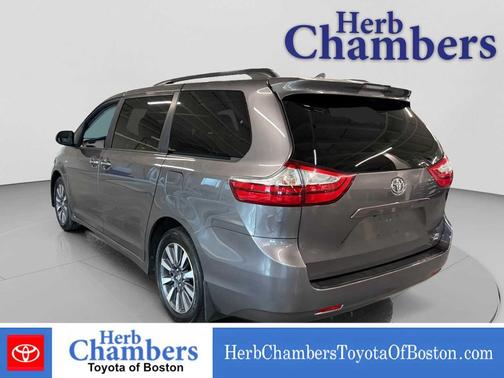 Predawn Gray Mica 2019 Toyota Sienna XLE