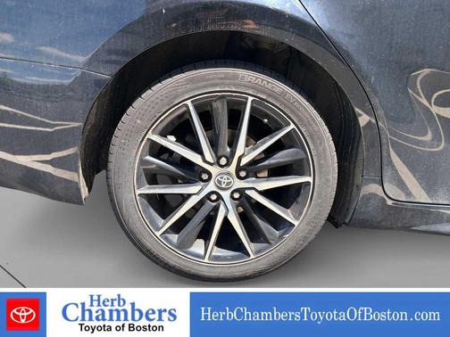Midnight Black Metallic 2021 Toyota Camry SE