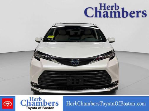 Wind Chill Pearl 2023 Toyota Sienna XLE