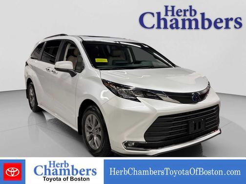 Wind Chill Pearl 2023 Toyota Sienna XLE