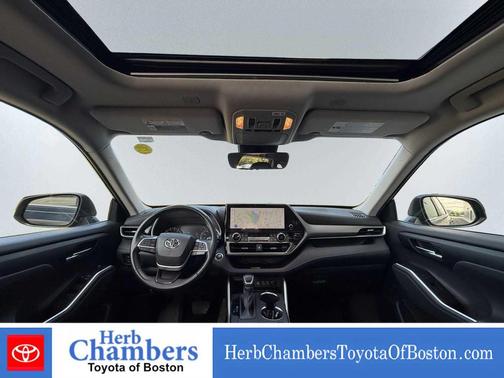 Midnight Black Metallic 2023 Toyota Highlander XLE