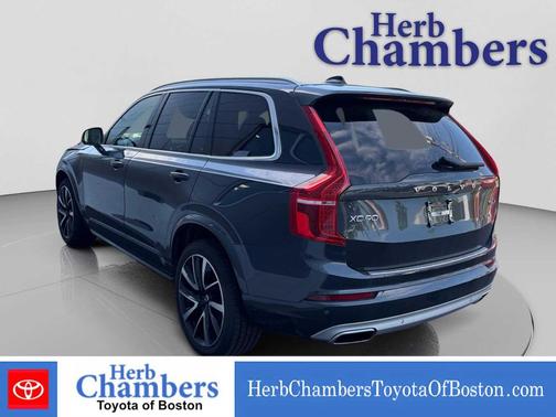 Savile Grey Metallic 2021 Volvo XC90 T6 Momentum