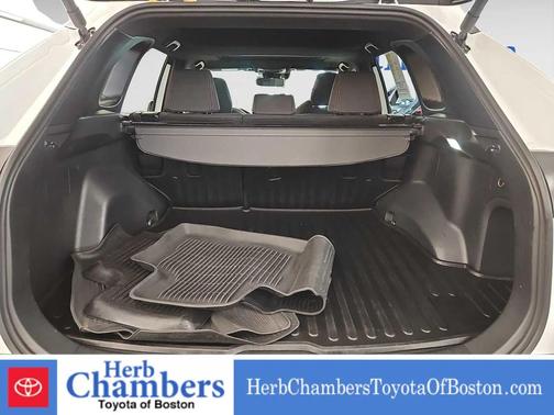 2025 Toyota RAV4 Hybrid SE