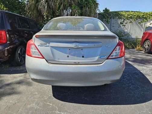 2012 Nissan Versa 1.6 SL