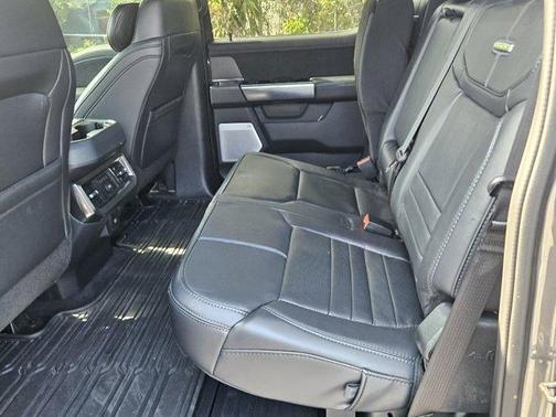 2025 Ford F-250 Platinum