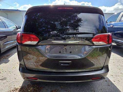 Granite Crystal Clearcoat Metallic 2020 Chrysler Voyager LX